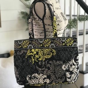 VERA BRADLEY Flower Pattern Large Tote